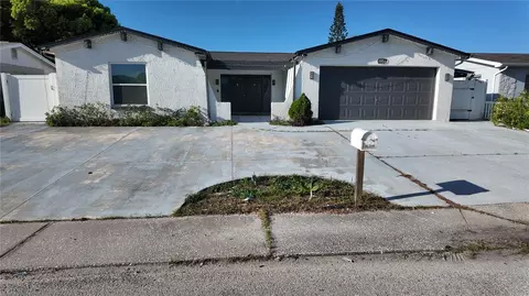 8214 Hixton Dr, Port Richey, FL 34668