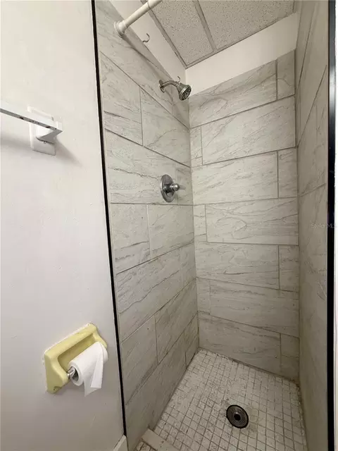Bath - 3112 SE 29th Ter, Okeechobee, FL 34974 photo 5 of 5