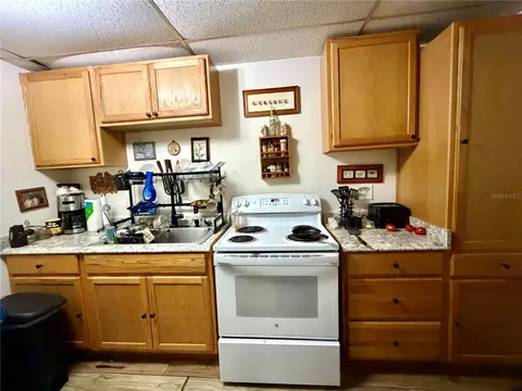Kitchen - 3112 SE 29th Ter, Okeechobee, FL 34974 photo 3 of 4
