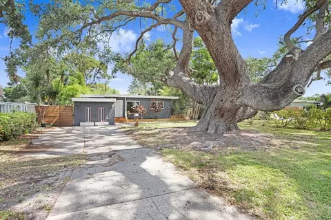 779 Bayou Blvd S, Saint Petersburg, FL 33705