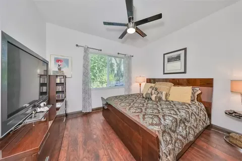 Bedroom - 6646 Park Strand Dr, Apollo Beach, FL 33572 photo 5 of 10