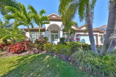 Exterior - 6646 Park Strand Dr, Apollo Beach, FL 33572 photo 2 of 10