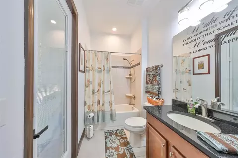 Bath - 6646 Park Strand Dr, Apollo Beach, FL 33572 photo 3 of 3