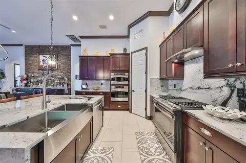 Kitchen - 6646 Park Strand Dr, Apollo Beach, FL 33572 photo 1 of 6