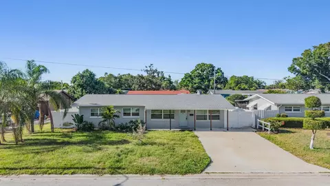 3920 Wahoo Dr SE, Saint Petersburg, FL 33705