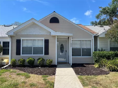 890 Jackson Ct, Palm Harbor, FL 34683