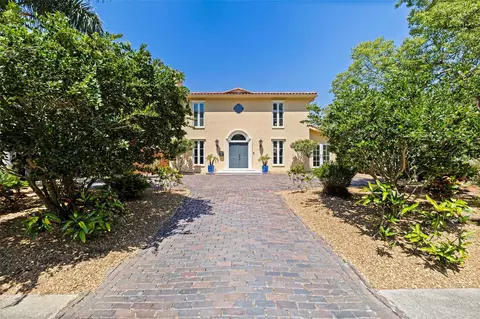 1101 Jungle Ave N, Saint Petersburg, FL 33710