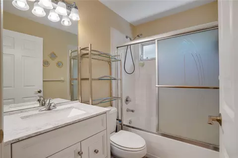 Bath - 13109 Dobree Pl #29, Riverview, FL 33579 photo 2 of 2