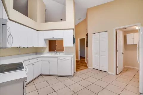Kitchen - 13109 Dobree Pl #29, Riverview, FL 33579 photo 3 of 3