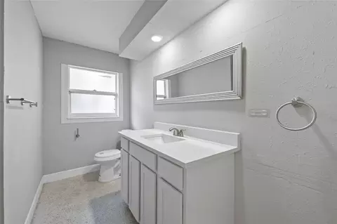 Bath - 409 Debra Dr, Brandon, FL 33510 photo 1 of 4