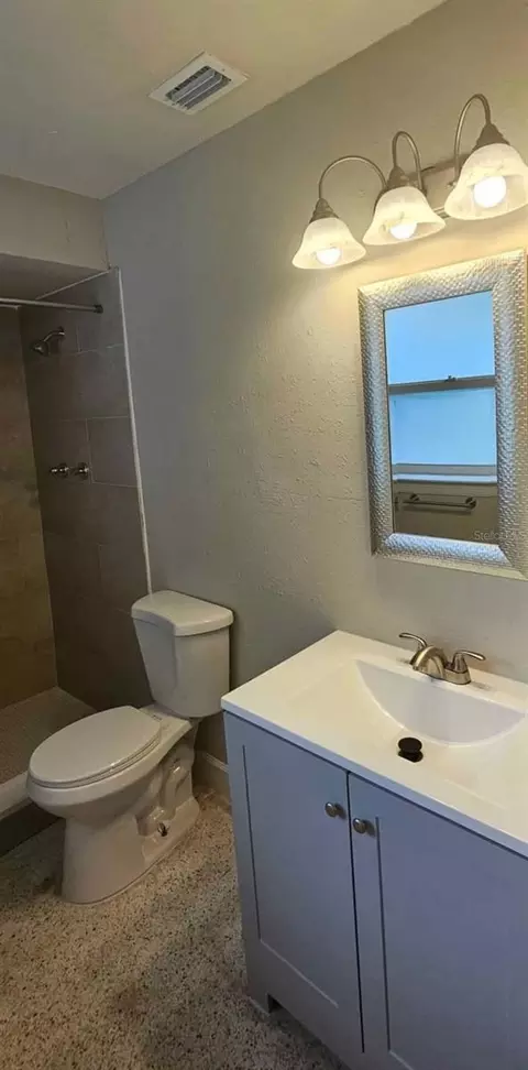 Bath - 409 Debra Dr, Brandon, FL 33510 photo 3 of 4