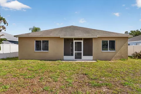 Exterior - 12015 Cedarfield Dr, Riverview, FL 33579 photo 4 of 6