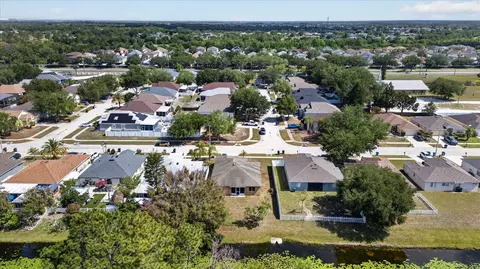 View/Area - 12015 Cedarfield Dr, Riverview, FL 33579 photo 5 of 6