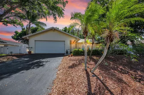 520 Sandy Hook Rd, Palm Harbor, FL 34683