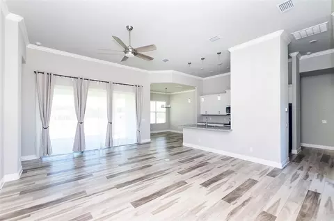 Living - 725 E Charleston Ct, Hernando, FL 34442 photo 2 of 3