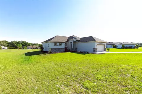 Exterior - 725 E Charleston Ct, Hernando, FL 34442 photo 3 of 8