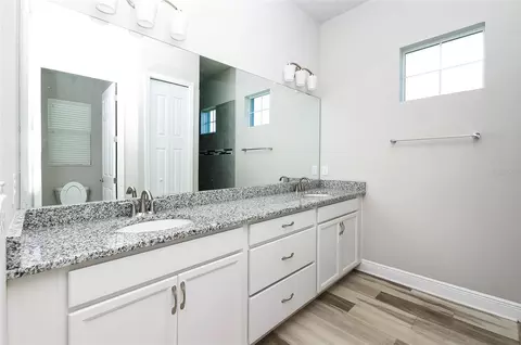 Bath - 725 E Charleston Ct, Hernando, FL 34442 photo 1 of 2