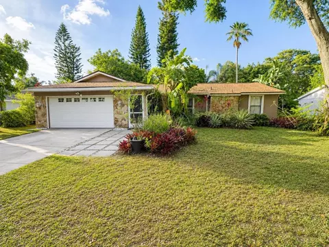 1671 Castlewood Ln, Palm Harbor, FL 34683
