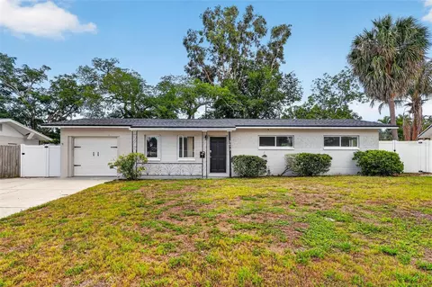 3673 Searobin Dr SE, Saint Petersburg, FL 33705