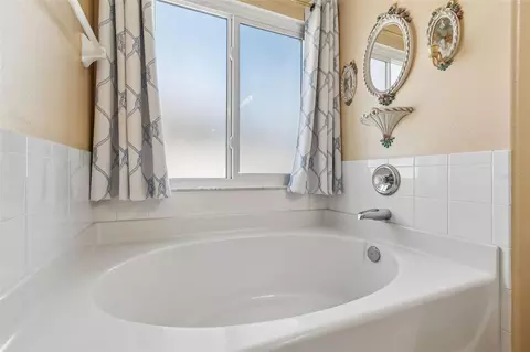Bath - 12803 Longcrest Dr, Riverview, FL 33579 photo 5 of 7