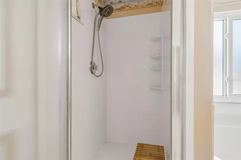 Bath - 12803 Longcrest Dr, Riverview, FL 33579 photo 4 of 7