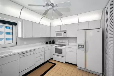 Kitchen - 100 Bluff View Dr #514C, Belleair Bluffs, FL 33770 photo 1 of 6