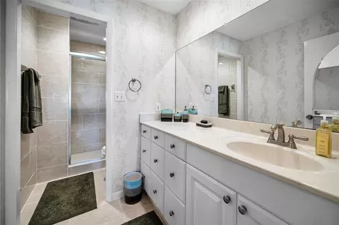 Bath - 100 Bluff View Dr #514C, Belleair Bluffs, FL 33770 photo 1 of 4