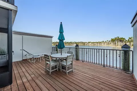 6294 Bahia Del Mar Cir #107, Saint Petersburg, FL 33715
