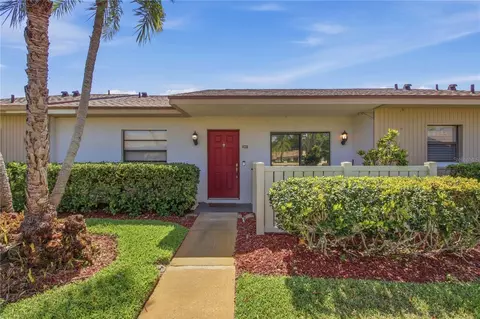 260 Michaels Cir, Oldsmar, FL 34677