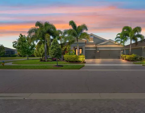 7702 Paradiso Dr, Apollo Beach, FL 33572