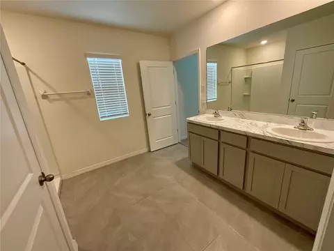 Bath - 33409 Field Maple Loop, Wesley Chapel, FL 33545 photo 2 of 5