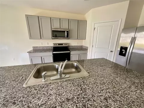 Kitchen - 33409 Field Maple Loop, Wesley Chapel, FL 33545 photo 3 of 3