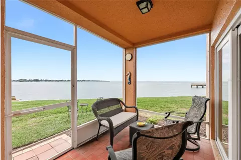 7400 Sunshine Skyway Ln S #111, Saint Petersburg, FL 33711