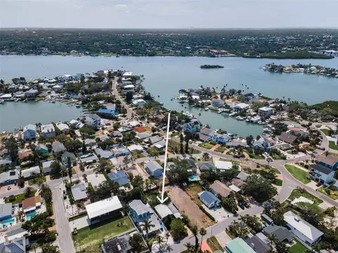 1213 Bay Palm Blvd, Indian Rocks Beach, FL 33785
