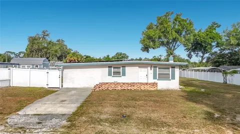5625 23rd St, Zephyrhills, FL 33542