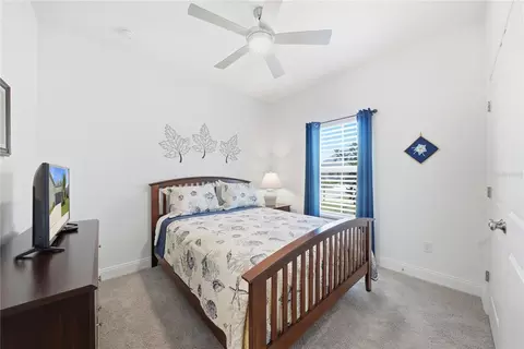Bedroom - 5521 Limelight Dr, Apollo Beach, FL 33572 photo 6 of 7