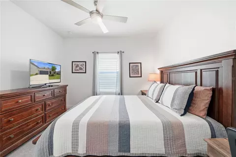 Bedroom - 5521 Limelight Dr, Apollo Beach, FL 33572 photo 3 of 7