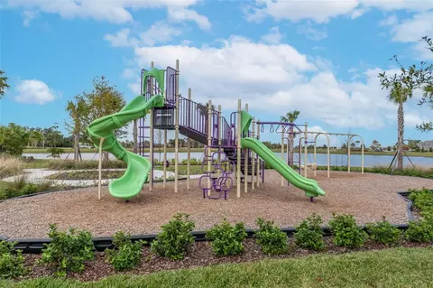 View/Area - 5521 Limelight Dr, Apollo Beach, FL 33572 photo 4 of 14