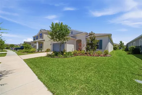 Exterior - 5521 Limelight Dr, Apollo Beach, FL 33572 photo 2 of 9