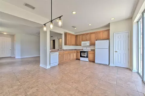 Kitchen - 11136 Running Pine Dr, Riverview, FL 33569 photo 1 of 2