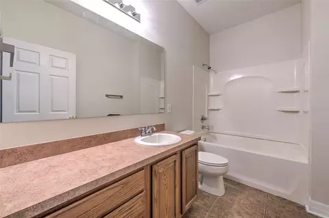 Bath - 11136 Running Pine Dr, Riverview, FL 33569 photo 1 of 3