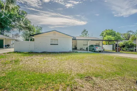 402 Eunice Dr, Plant City, FL 33563