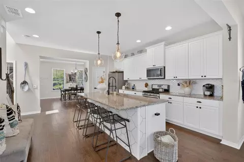 Kitchen - 7141 Bowspirit Pl, Apollo Beach, FL 33572 photo 2 of 2