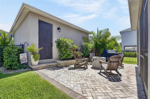 Exterior - 7141 Bowspirit Pl, Apollo Beach, FL 33572 photo 7 of 16