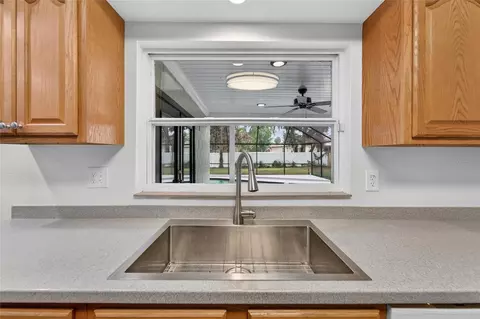 903 Old Darby St, Seffner, FL 33584 photo 13