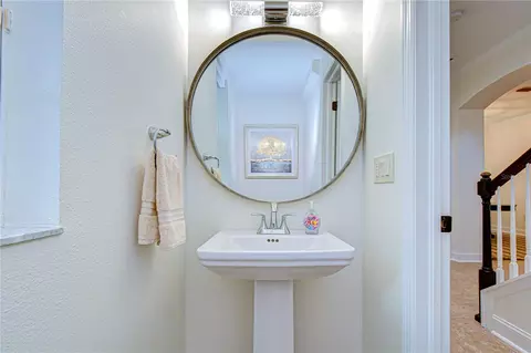 Bath - 5301 Match Point Pl, Lithia, FL 33547 photo 1 of 4