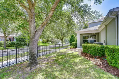 Exterior - 5301 Match Point Pl, Lithia, FL 33547 photo 2 of 10