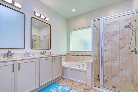 Bath - 5301 Match Point Pl, Lithia, FL 33547 photo 3 of 4