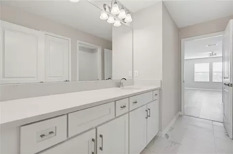 Bath - 9608 Sorbonne Loop, Seffner, FL 33584 photo 8 of 8