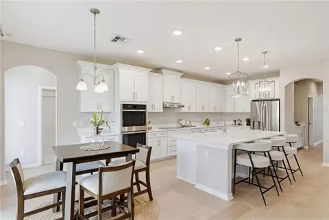 Kitchen - 9608 Sorbonne Loop, Seffner, FL 33584 photo 6 of 7